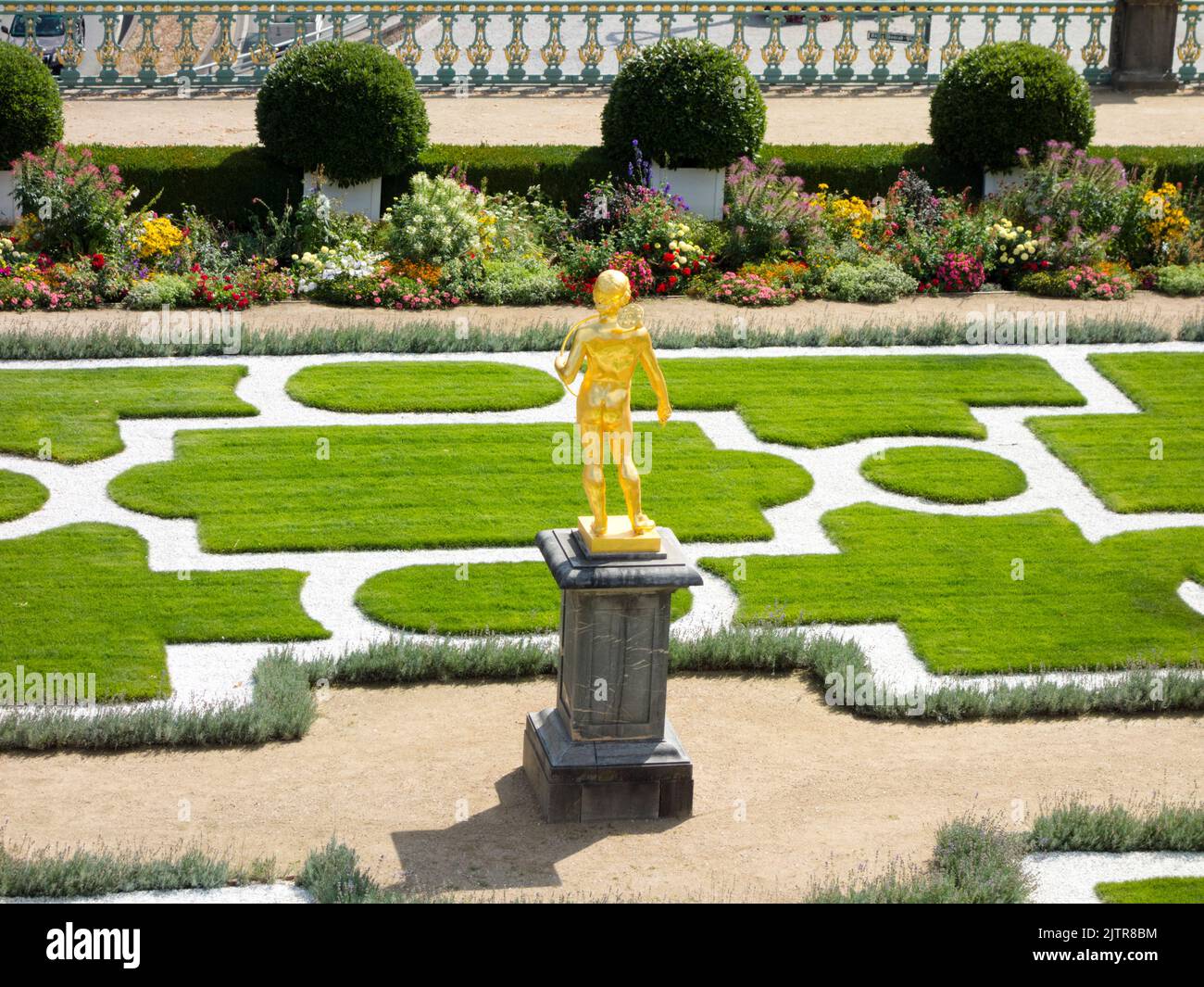 Statua di un giocatore di lur nei giardini barocchi del castello di Weilburg (Assia/Germania) Foto Stock