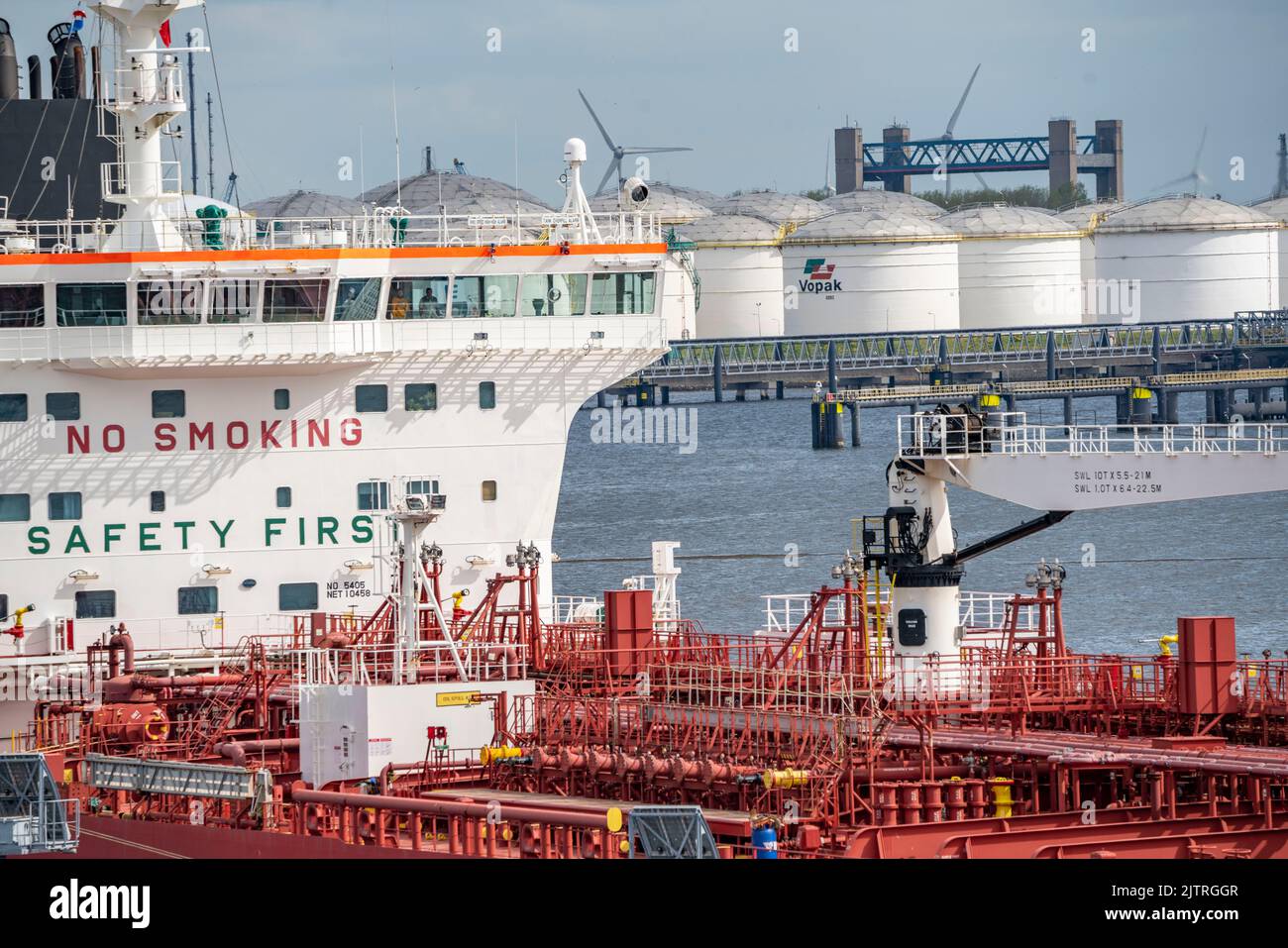 Petroleumhaven, Vopak Terminal Europoort, fattoria petrolifera, oltre 99 grandi serbatoi, e 22 terminali di carico per navi d'oltremare e interna, Europoor Foto Stock