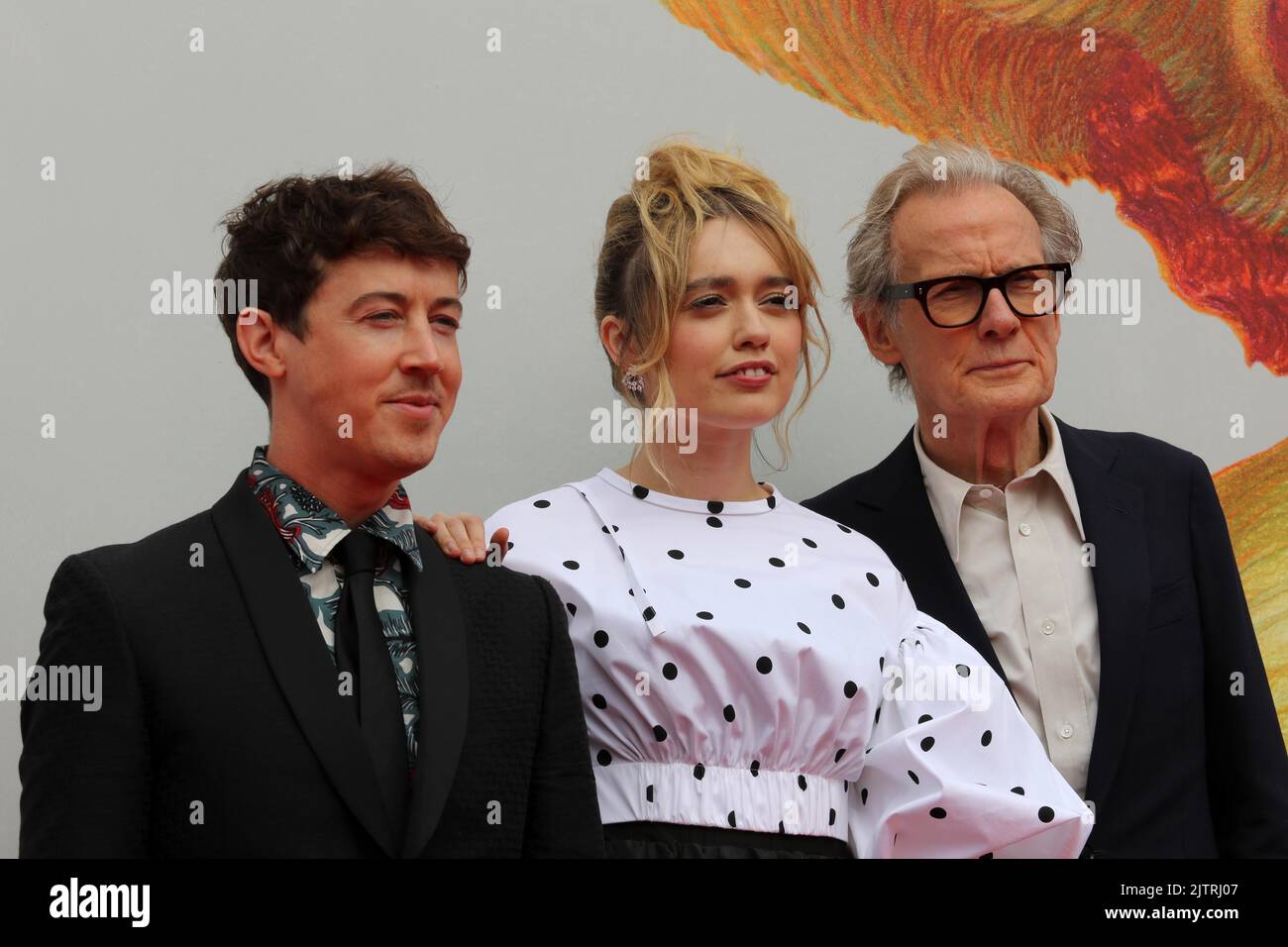 Venezia, Italia. 01st Set, 2022. Italia, Lido di Venezia, 1 settembre 2022 : (L) Alex Sharp, Aimee Lou Wood e Bill Nighy partecipano al tappeto rosso di 'Living' al 79th° Festival Internazionale del Cinema di Venezia, il 1 settembre 2022 a Venezia. Photo Credit: Ottavia da Re/Sintesi/Alamy Live News Foto Stock