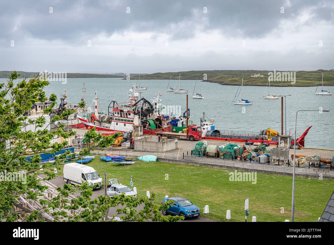 Le barche attraccano nel porto di Baltimora, nella contea di Cork, Irlanda Foto Stock