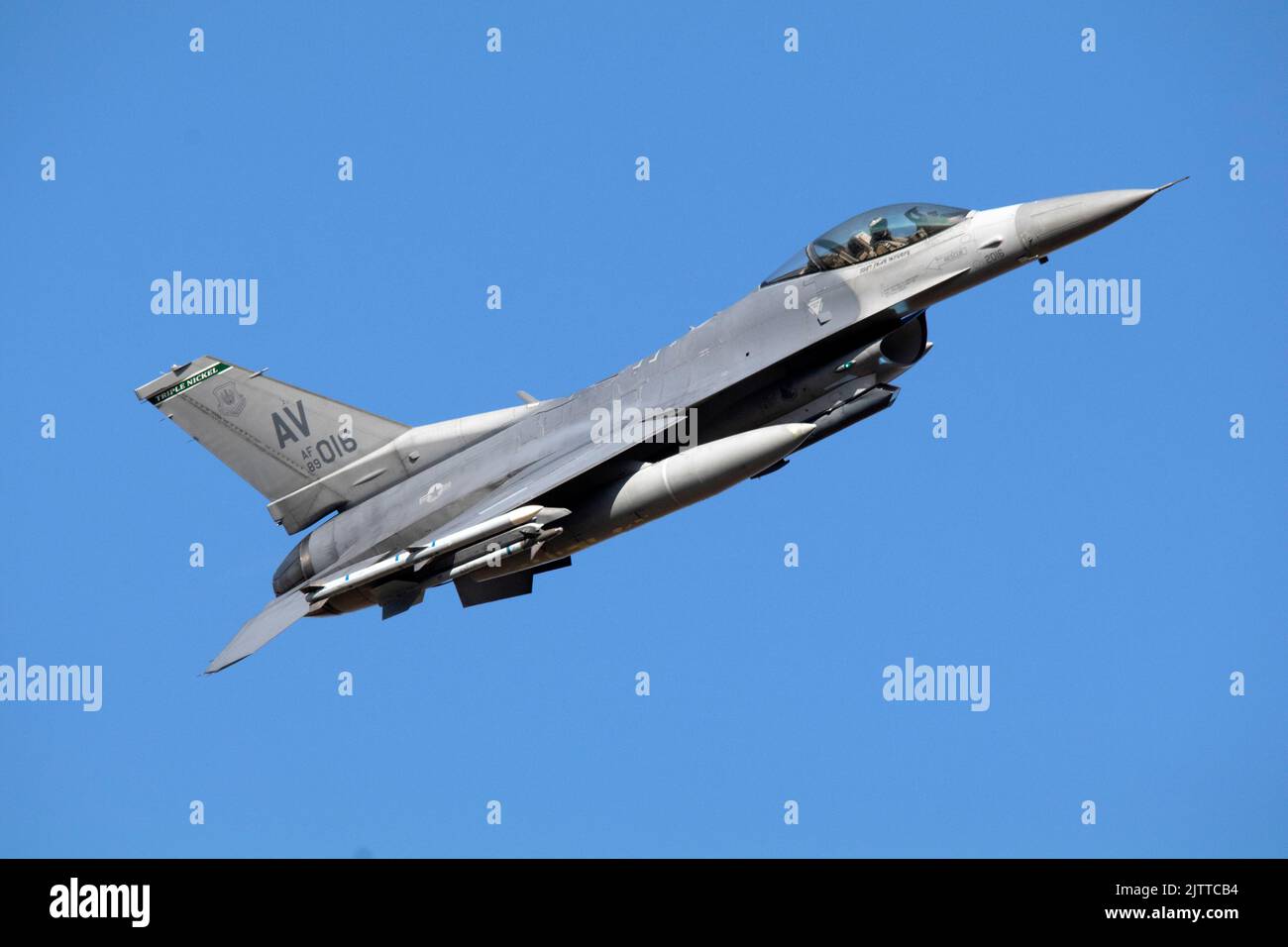 AF 89-016 USAF Lockheed Martin (General Dynamics) F-16cm-40-CF Fighting Falcon c/n 1C-290 '31 OG' decollo a Runway 07 RAF Lakenheath, 31st agosto Foto Stock