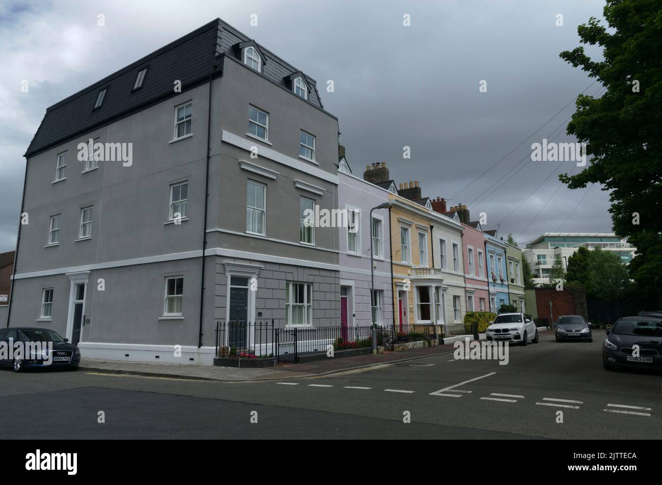 Bute Esplanade, Cardiff Bay 2022. Sviluppo attraente. Terrazza residenziale Foto Stock