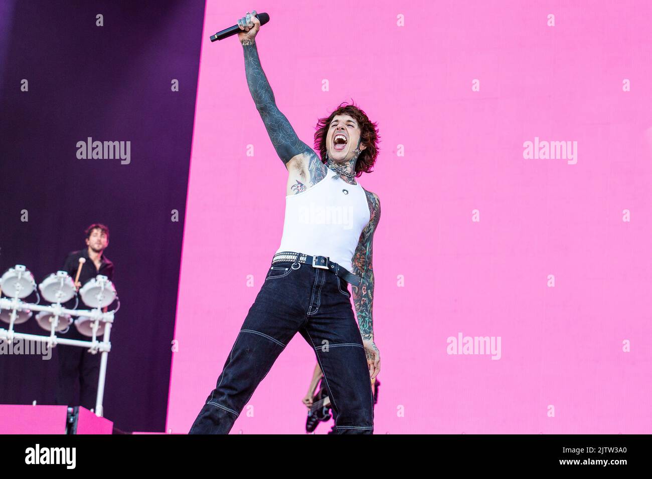 Oliver Sykes della band britannica But Me to the Horizon suonando dal vivo nel 2022 al Tons of Rock Festival di Oslo, Norvegia Foto Stock