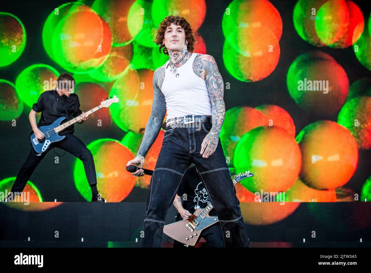 Oliver Sykes della band britannica But Me to the Horizon suonando dal vivo nel 2022 al Tons of Rock Festival di Oslo, Norvegia Foto Stock