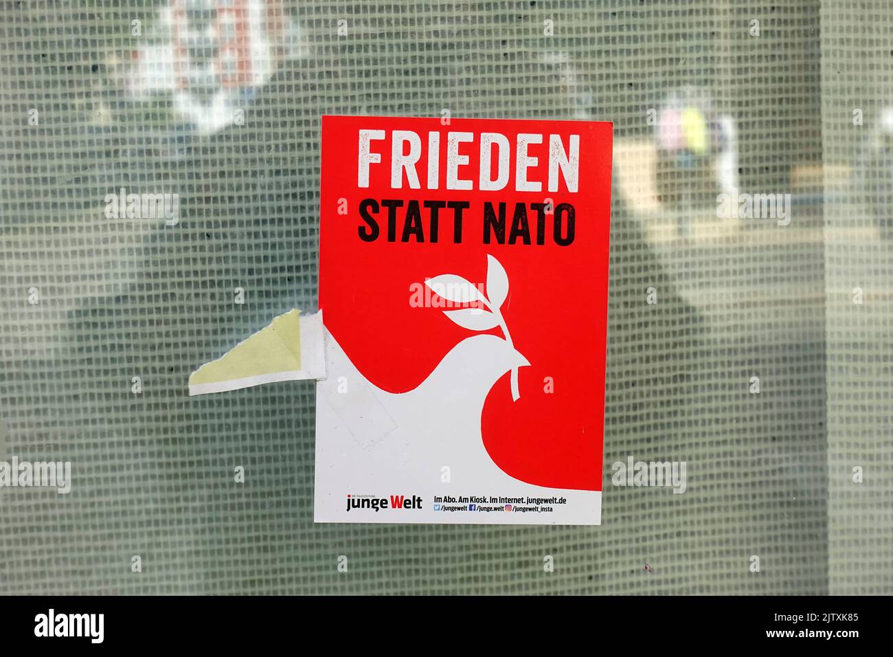 Sticker, pace invece di NATO, Berlino, Germania Foto Stock