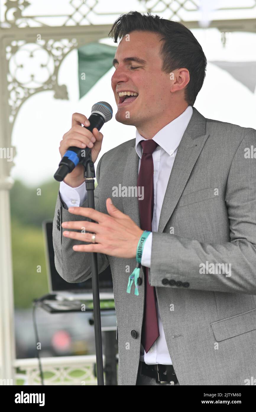 Chris Weeks suona alla BBC Gardeners' World Autumn Fair all'Audley End House and Gardens, Saffron Walden, Nr Cambridge, Essex, UK. 2nd settembre 2022. Foto Stock