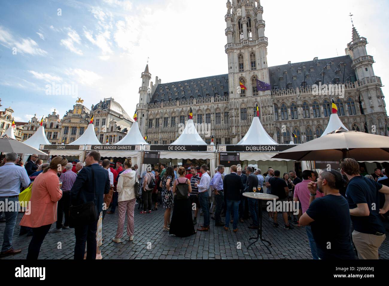 Bruxelles, Belgio. 02nd Set, 2022. L'immagine mostra l'edizione 2022 del festival Belgian Beer Weekend nel centro di Bruxelles, organizzato dalla Federazione Nazionale delle birre belghe. Durante l'evento, i visitatori possono assaggiare 400 birre diverse di 40 diversi produttori. Città, Venerdì 02 Settembre 2022. FOTO DI BELGA NICOLAS MAETERLINCK Credit: Belga News Agency/Alamy Live News Foto Stock Bruxelles, Belgio. 02nd Set, 2022. L'immagine mostra l'edizione 2022 del festival Belgian Beer Weekend nel centro di Bruxelles, organizzato dalla Federazione Nazionale delle birre belghe. Durante l'evento, i visitatori possono assaggiare 400 birre diverse di 40 diversi produttori. Città, Venerdì 02 Settembre 2022. FOTO DI BELGA NICOLAS MAETERLINCK Credit: Belga News Agency/Alamy Live News Foto Stock