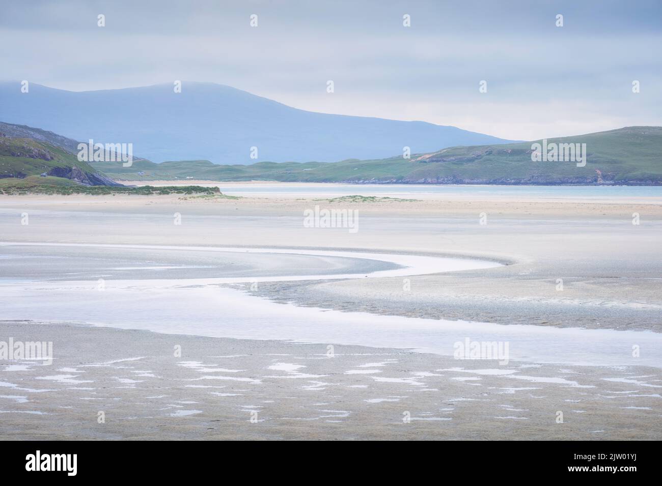 Canali a Luskentyre (Losgaintir) estuario a bassa marea, Isola di Harris, Ebridi esterne, Scozia, Regno Unito Foto Stock