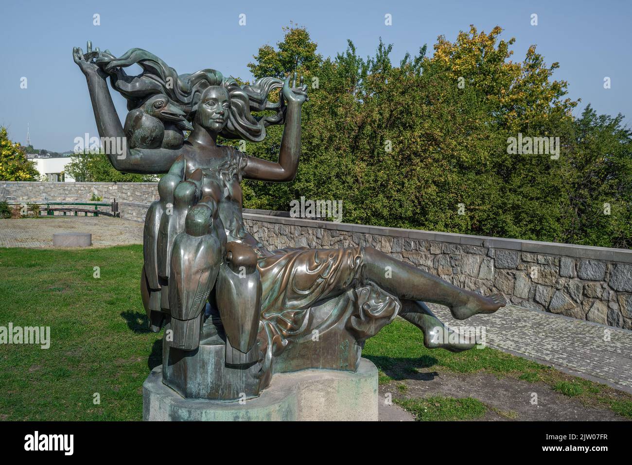 Scultura di strega di Tibor Bártfay, 1989 - Bratislava, Slovacchia Foto Stock