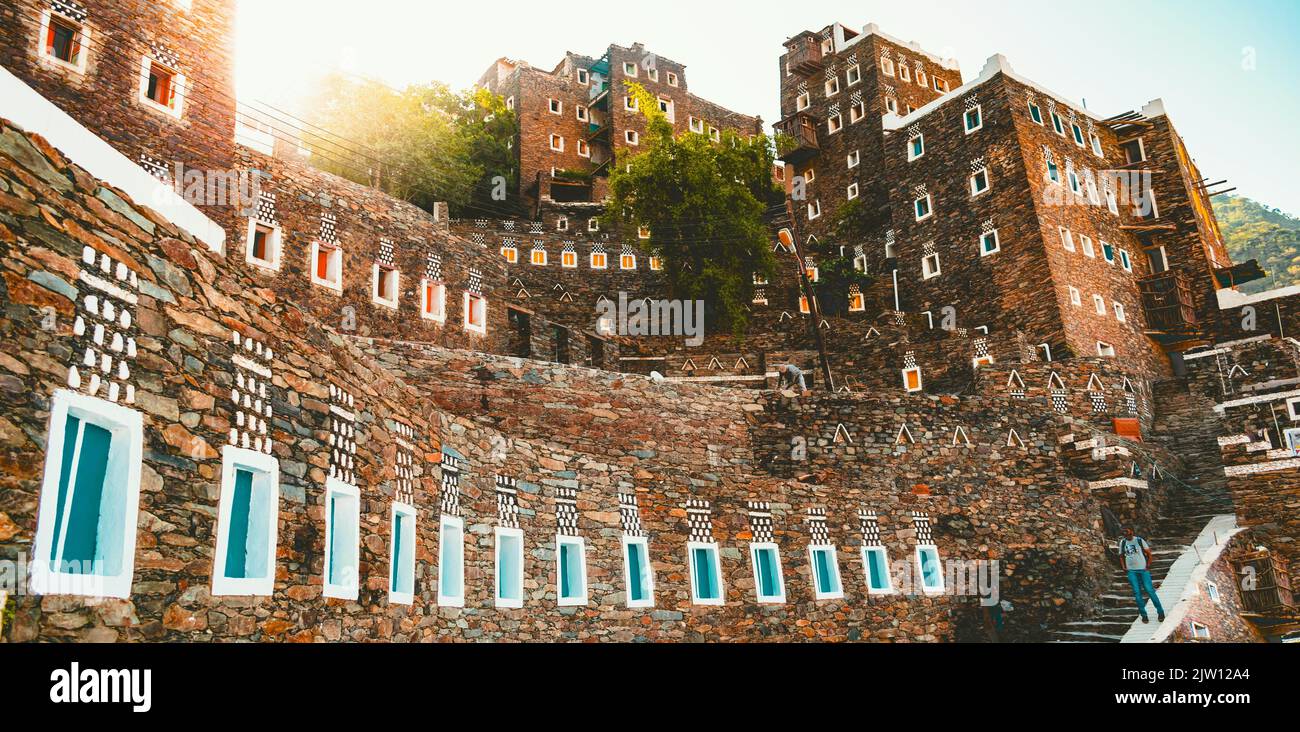 Un antico castello di pietra a Rijal Alma, Arabia Saudita. Foto Stock