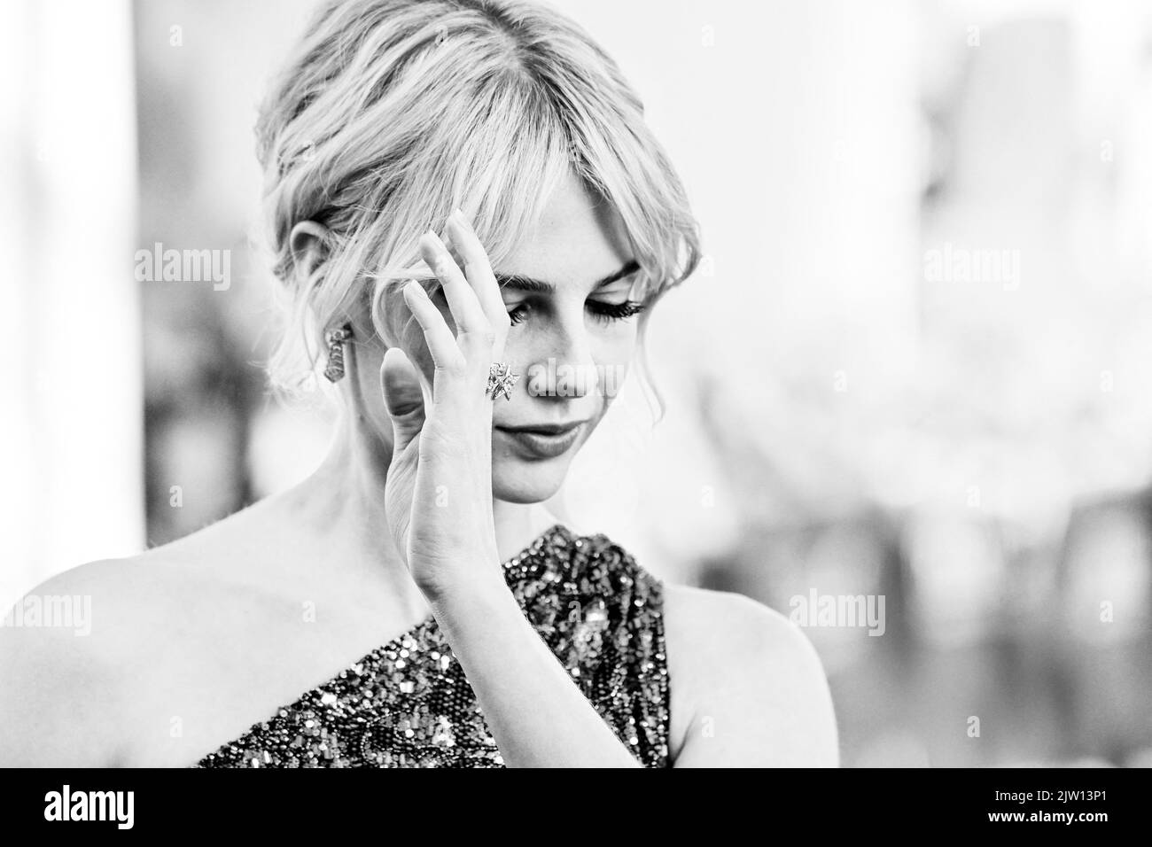 Deauville, Francia. 02nd Set, 2022. Lucy Boynton partecipa alla cerimonia di apertura del Deauville American Film Festival 48th a Deauville, Francia, il 2 settembre 2022. Foto di Julien Reynaud/APS-Medias/ABACAPRESS.COM Credit: Abaca Press/Alamy Live News Foto Stock
