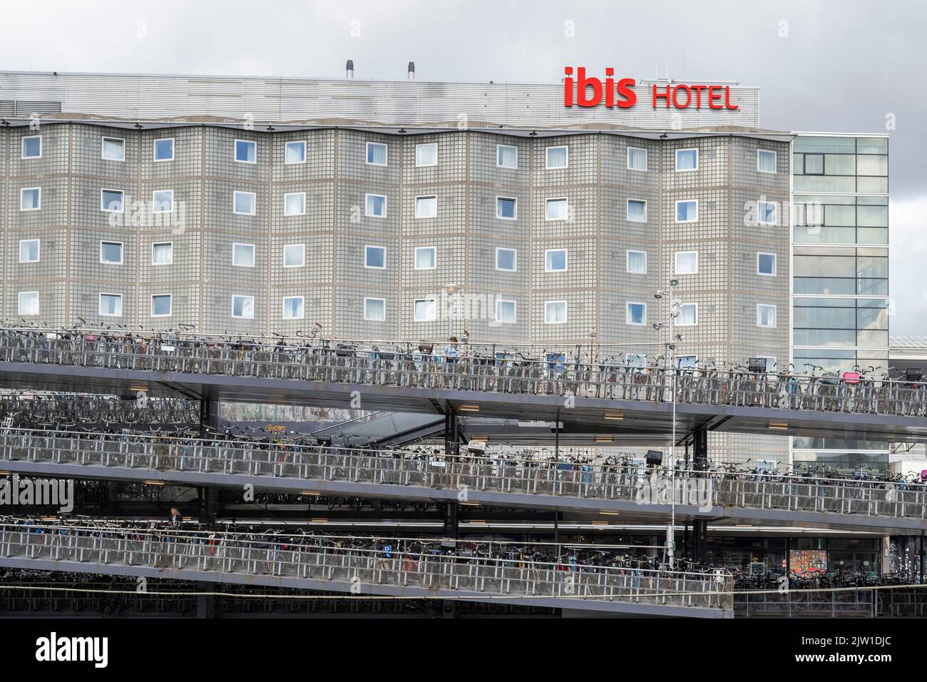 Una vista generale di un hotel Ibis ad Amsterdam, Olanda. Foto Stock