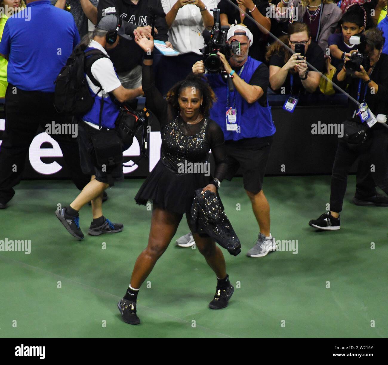 New York, Stati Uniti. 02nd Set, 2022. New York Flushing Meadows US Open Day 5 02/09/2022 Serena Williams (USA) perde il terzo round match, l'ultima partita di una carriera illustre che si estende per tre decenni e ha vinto 23 titoli Grand Slam Credit: Roger Parker/Alamy Live News Foto Stock