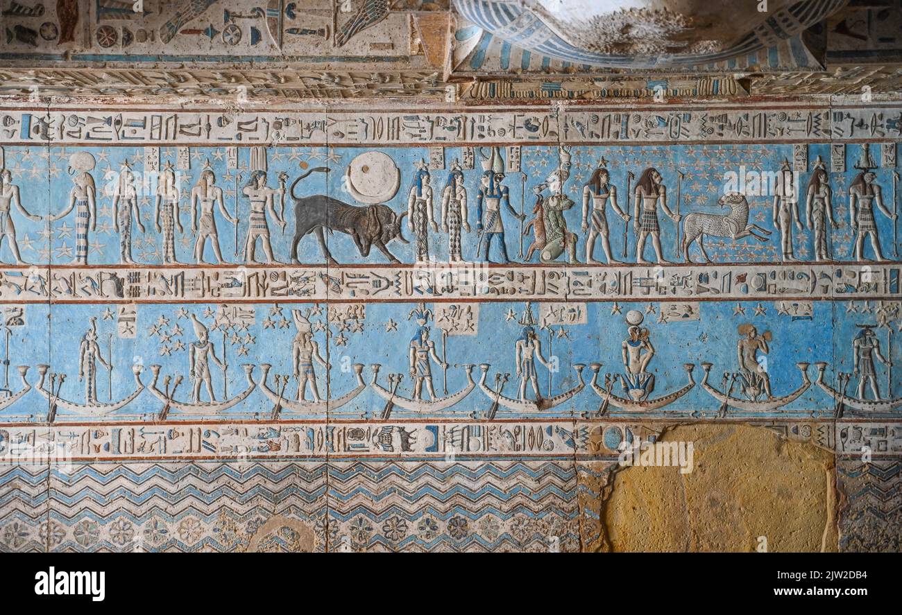 Solaio, grande vestibolo pronaos, Tempio di Hathor, Dendera, Qina, Egitto Foto Stock