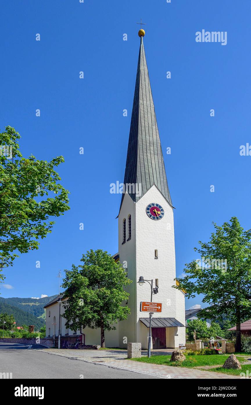 Chiesa parrocchiale di St. Anton a Balderschwang, nella valle di Balderschwanger, Allgaeu, Baviera, Germania Foto Stock