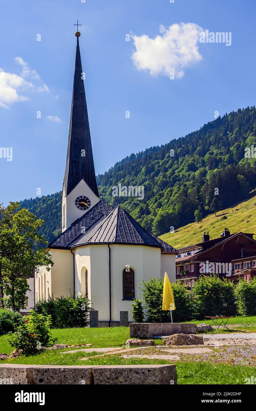 Chiesa parrocchiale di St. Anton a Balderschwang, nella valle di Balderschwanger, Allgaeu, Baviera, Germania Foto Stock
