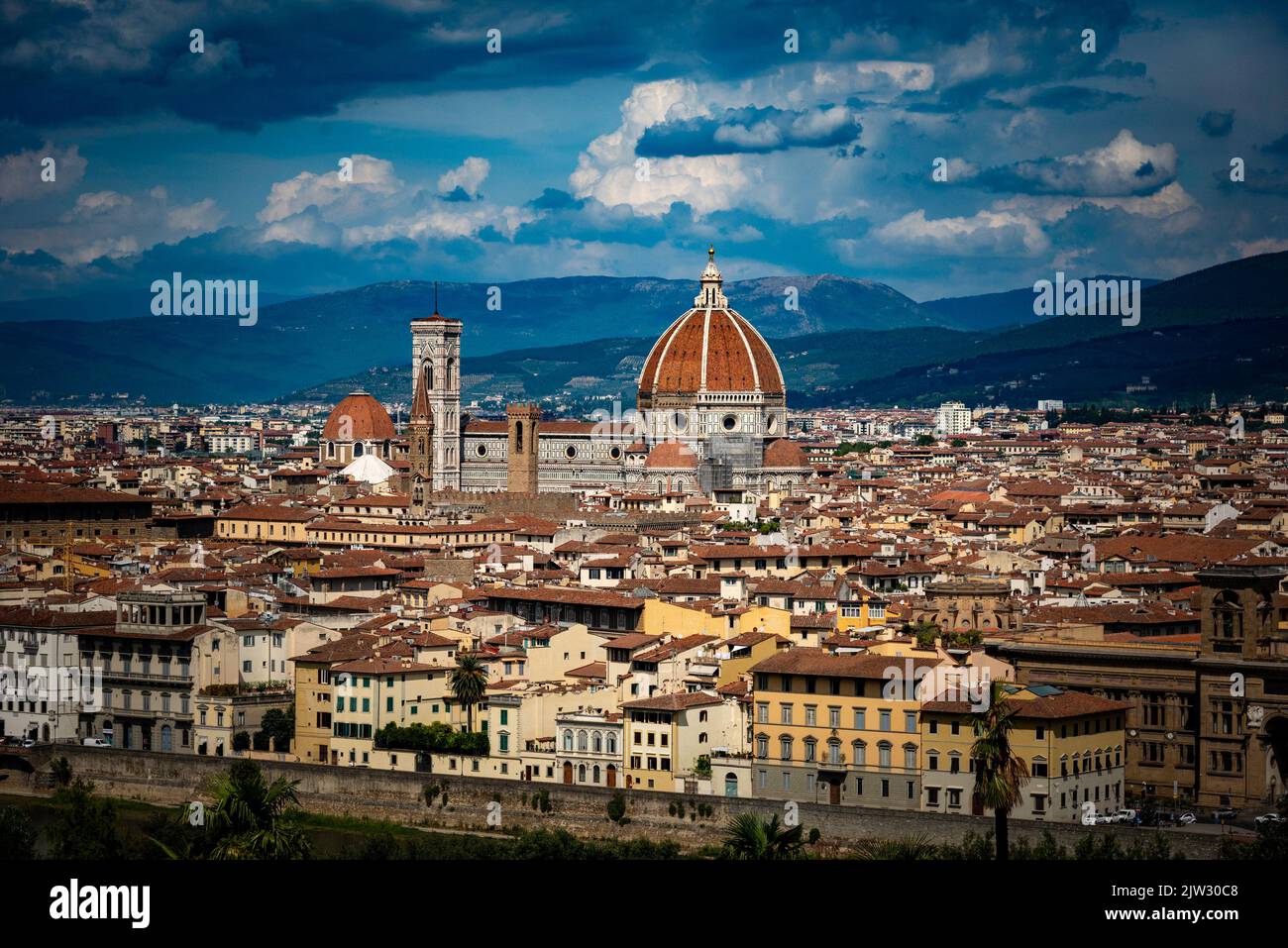 Florencia Italia 01/09/2022 / Reportaje de Florencia sus puentes catedrales panorámicas de la ciudad Foto Stock