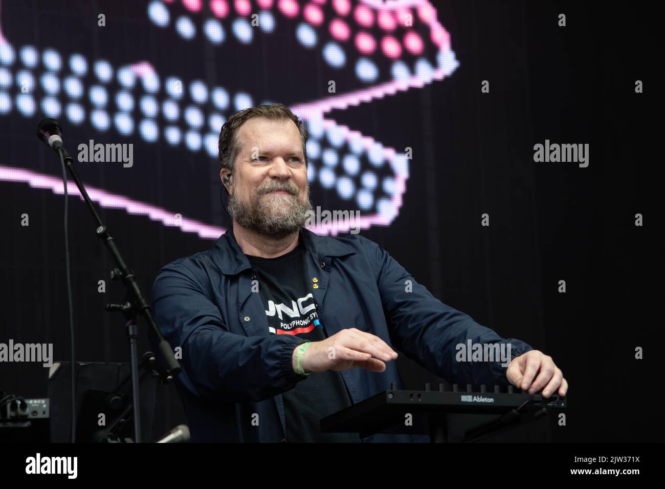 John Grant - suonare la tastiera e cantare al pubblico del Connect Festival Foto Stock