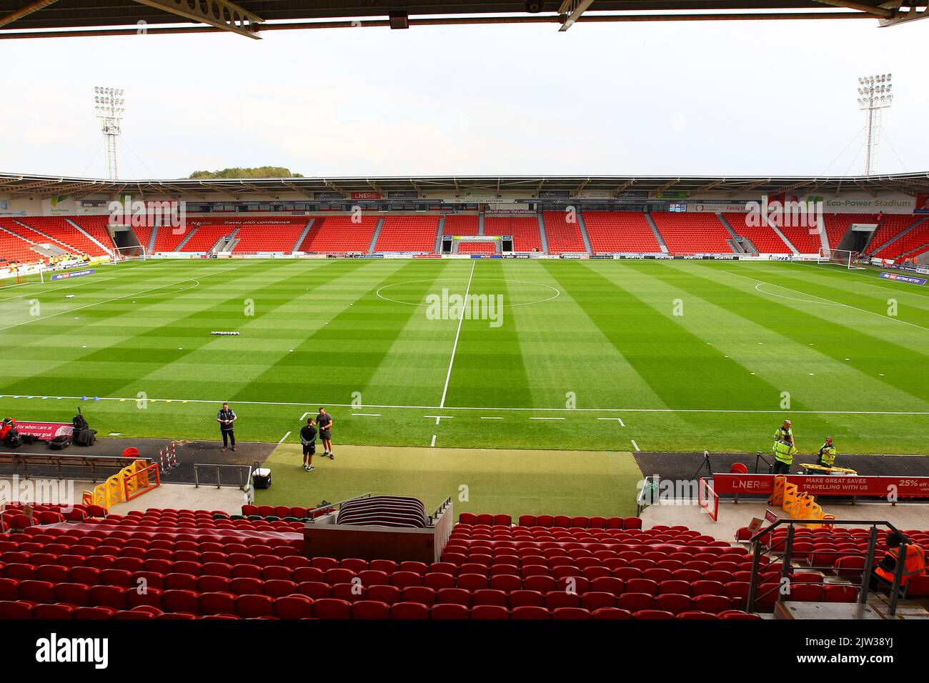 Eco - Power Stadium, Doncaster, Inghilterra - 3rd settembre 2022 Vista generale del campo e dell'interno del terreno prima del gioco Doncaster Rovers v Mansfield Town, Sky Bet League Two, 2022/23, Eco - Power Stadium, Doncaster, Inghilterra - 3rd settembre 2022 Credit: Arthur Haigh/WhiteRosePhotos/Alamy Live News Foto Stock