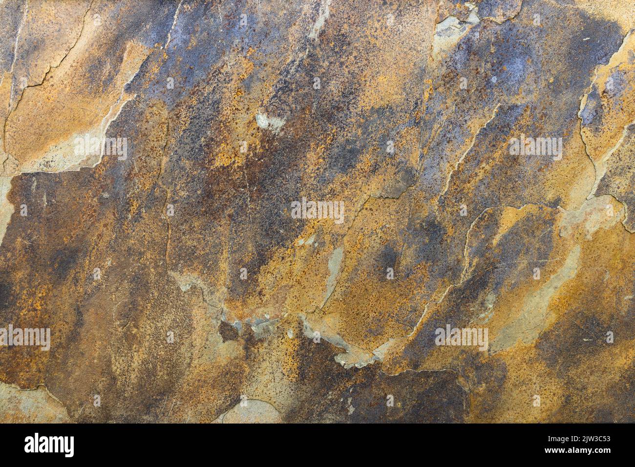 Fondo in marmo naturale con venature dorate. Granito pietra lastra, rustico opaco texture Foto Stock