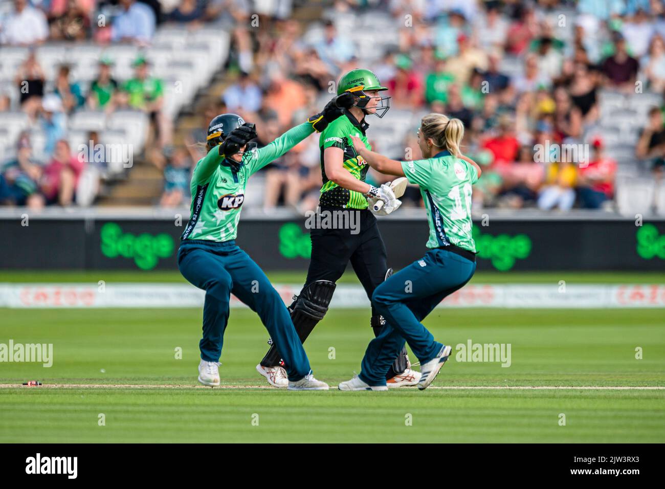 LONDRA, REGNO UNITO. 03rd Settembre 2022. Lauren Winfield-Hill di Oval Invincibles festeggia dopo aver preso il wicket di sbw23 durante la finale di Hundred Women - Oval Invincibles vs Southern Brave al Lord's Cricket Ground sabato 03 settembre 2022 a LONDRA INGHILTERRA. Credit: Taka G Wu/Alamy Live News Foto Stock