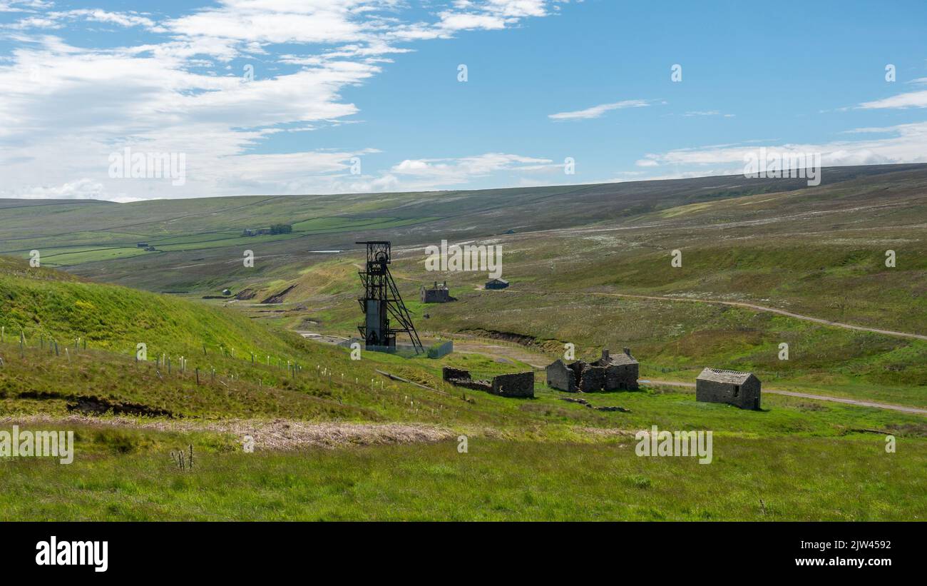 Paesaggio autunnale: miniera in disuso di Grove in miniera di Rake edifici, Rookhope distretto, Weardale, North Pennines, England, Regno Unito Foto Stock