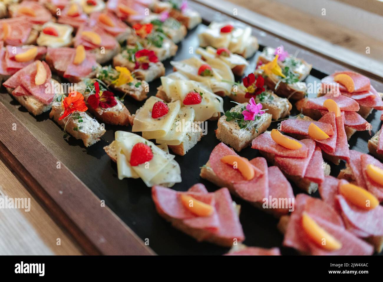 Deliziosi antipasti a una cena o a un ricevimento di nozze Foto Stock