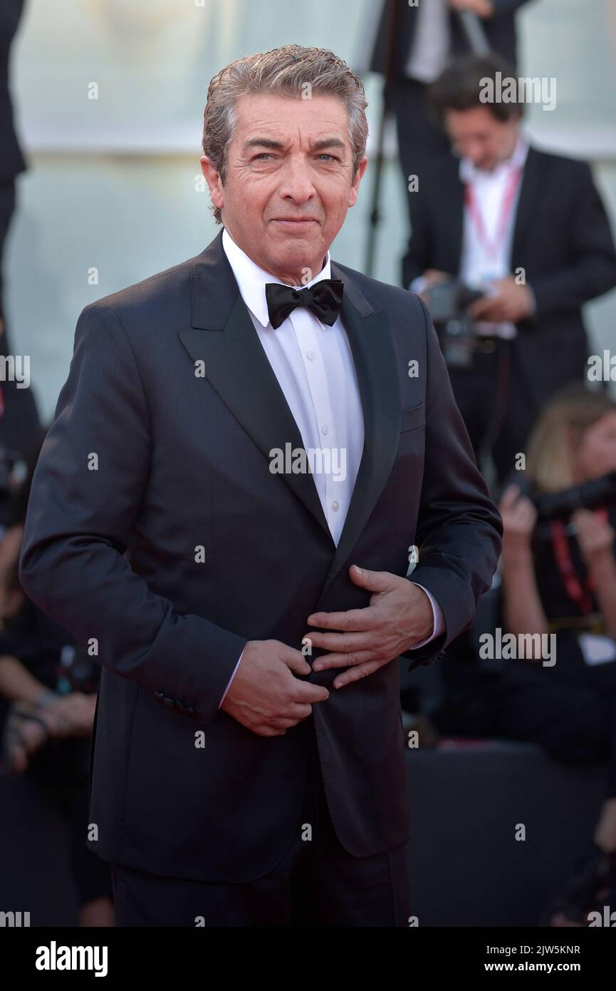 Venezia, Italia. 03rd Set, 2022. VENEZIA, ITALIA - SETTEMBRE 03: Ricardo Darín partecipa al tappeto rosso 'Argentina, 1985' al 79th° Festival Internazionale del Cinema di Venezia, il 03 settembre 2022 a Venezia. Credit: dpa/Alamy Live News Foto Stock