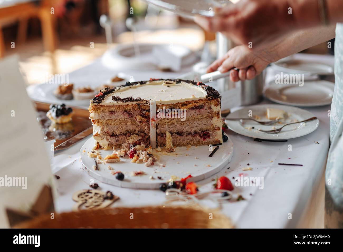 Bella torta di nozze di close-up Foto Stock