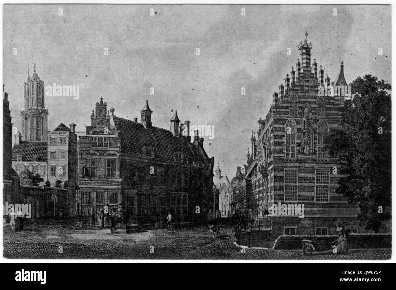 Vista sul lato nord della Pausdam a Utrecht con una faccia sul retro del Duomo con la Torre del Duomo sullo sfondo, al centro una faccia dietro San Pieter e sulla destra Paushuize sul Kromme Nieuwegracht. Foto Stock