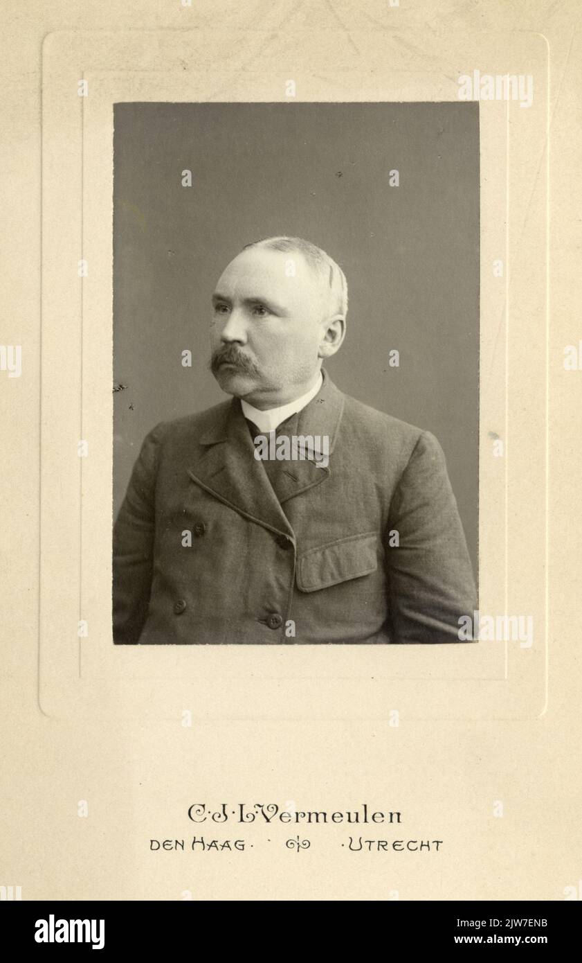 Ritratto di D.J. Janssen, nato nel 1849, insegnante di storia naturale e matematica al Stedelijk Gymnasium di Utrecht (1879-1914) morì nel 1914. Te metà sinistra dalla parte anteriore. Foto Stock