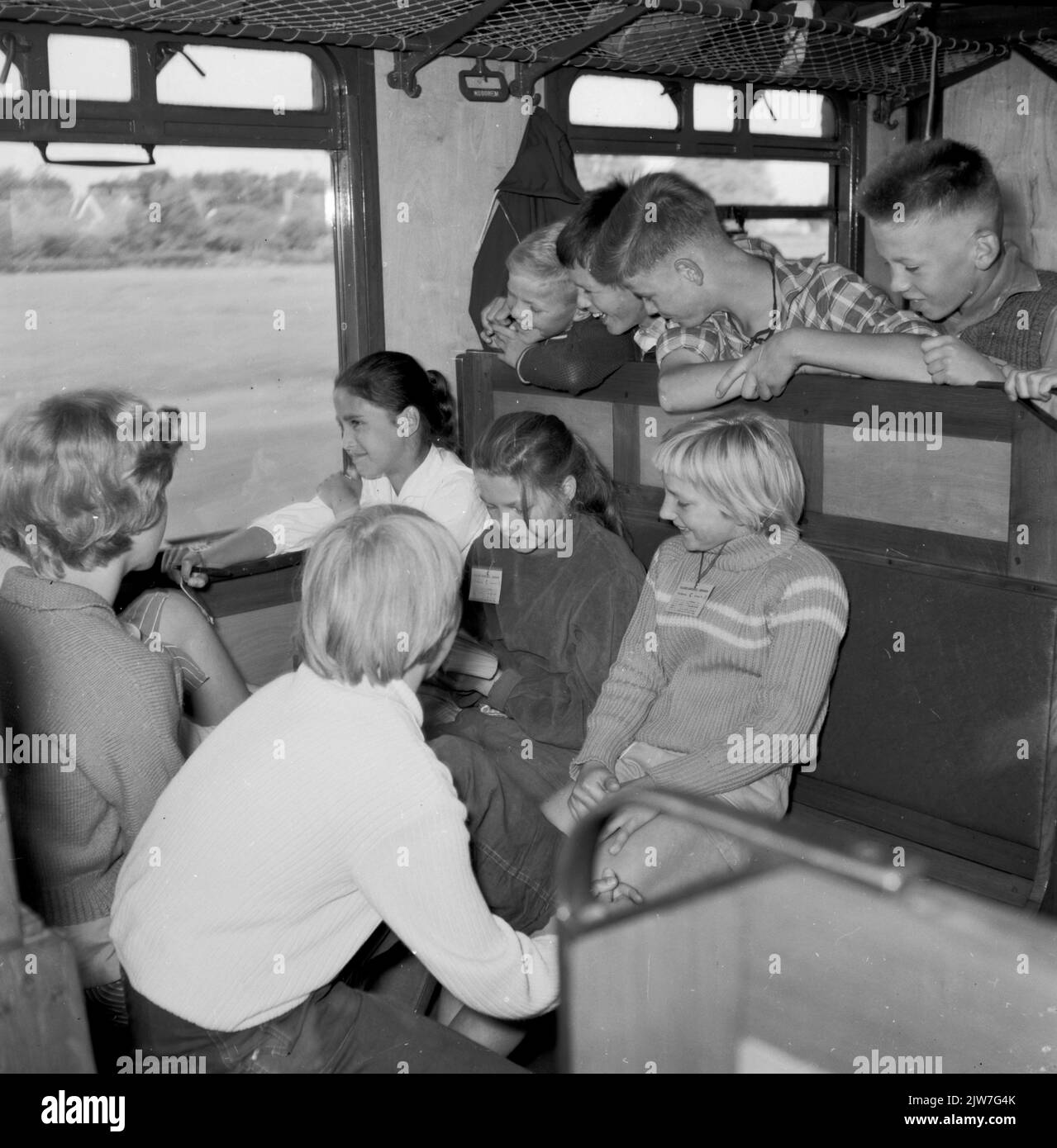 Immagine dei bambini di Groningen nel treno speciale per bambini in occasione della festa dei bambini. Foto Stock