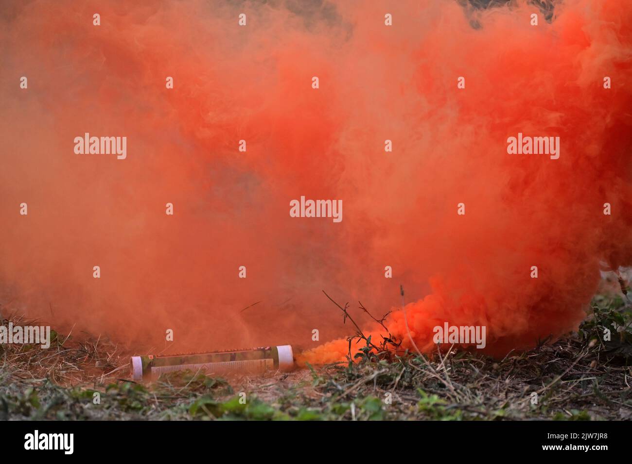 Flare, fumigene, armata arancione durante il Gran Premio d'Olanda di Formula 1 Heineken 2022, 15th° round del Campionato del mondo FIA di Formula uno 2022 dal 2 al 4 settembre 2022 sul circuito di Zandvoort, in Olanda, Belgio - Foto: Antonin Vincent/DPPI/LiveMedia Foto Stock