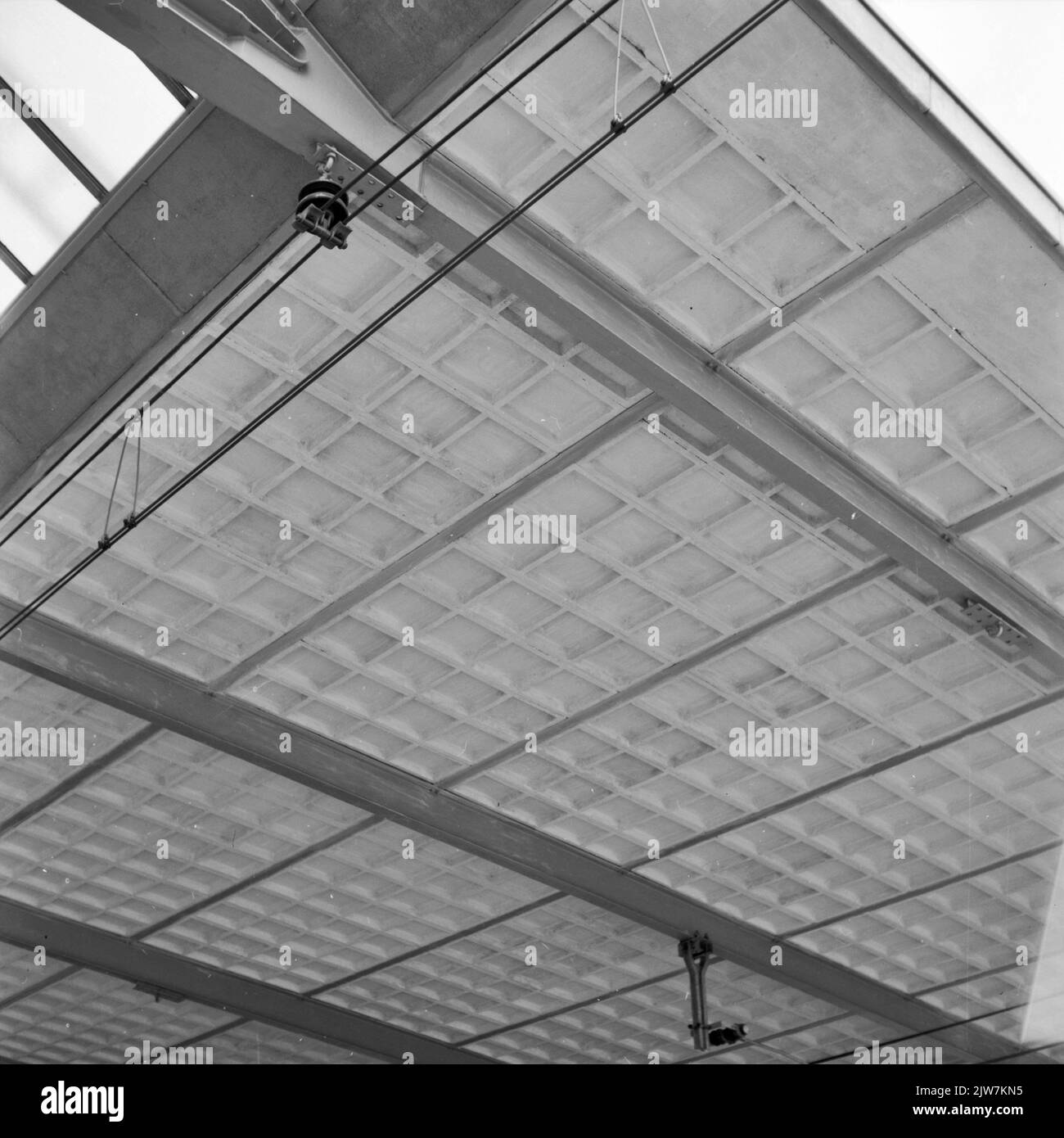 Immagine della cappa della piattaforma della nuova stazione N.S. Schiedam. Foto Stock