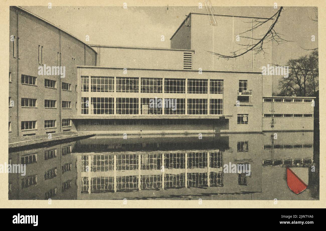 Immagine di alcuni bambini nel parco giochi del Fröbelschool Ondiep 63 a Utrecht. Foto Stock