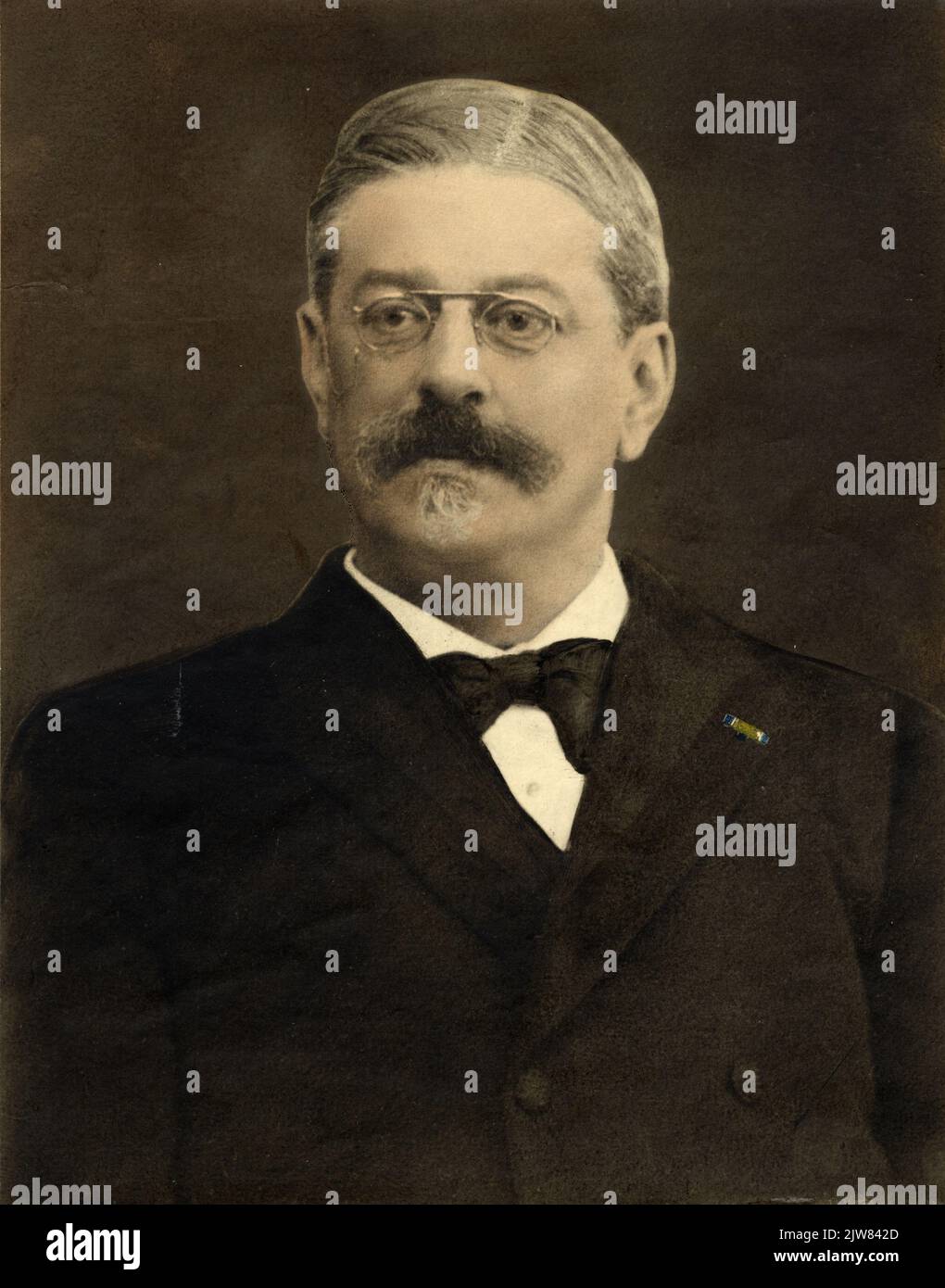 Ritratto di C.J. Veldhuizen, nato nel 1850, comandante dei vigili del fuoco di Utrecht (1896-1916), morì nel 1917. Immagine di busto dalla parte anteriore. Foto Stock