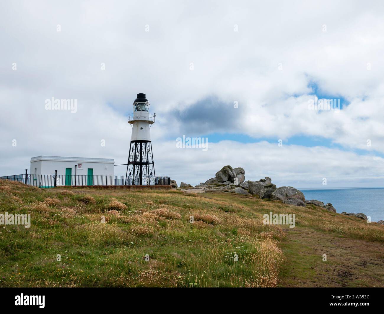 Peninnis Head Lighthouse, St Mary's, Isles of Scilly, Cornovaglia, Inghilterra, REGNO UNITO. Foto Stock