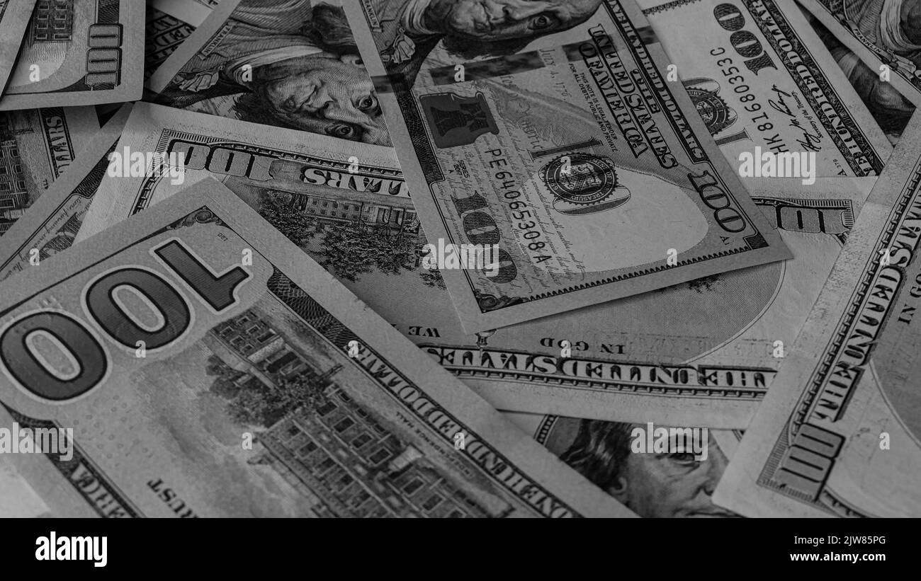 Bianco e nero sfondo delle banconote in valuta statunitense concetto finanziario sfondo dei soldi cento dollari fatture Top view primo piano Foto Stock