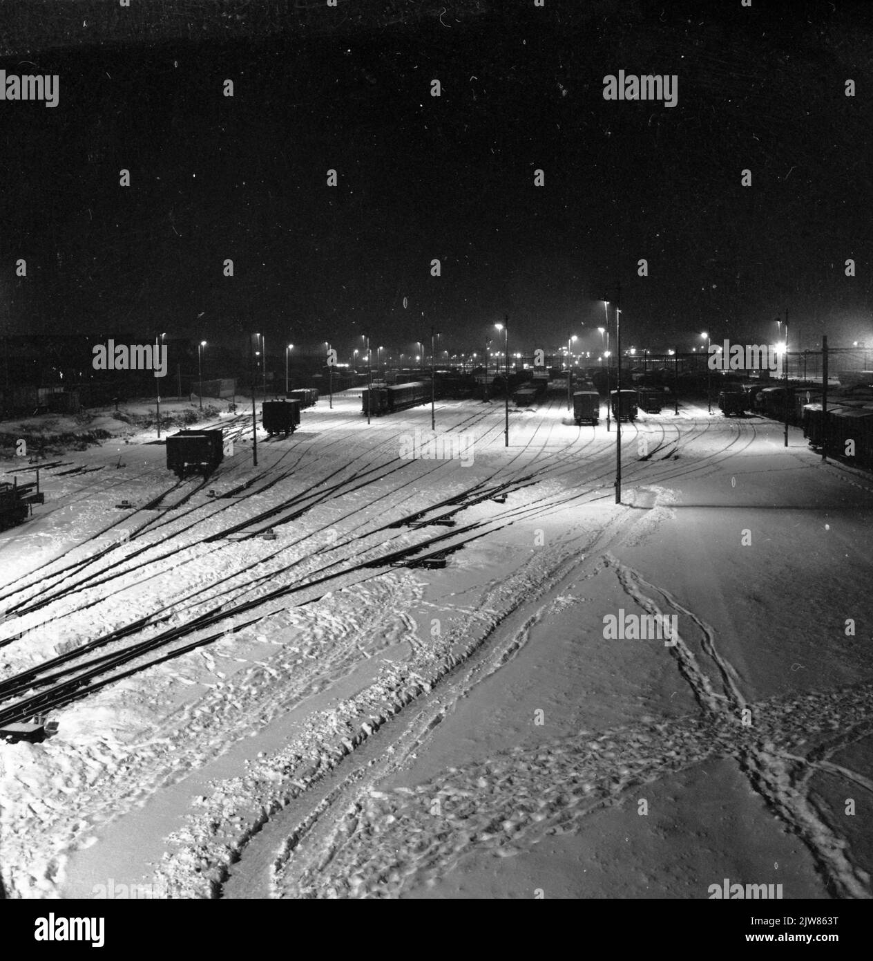 Vista del parco nevoso di shunt del N.S. di Amersfoort di notte. Foto Stock