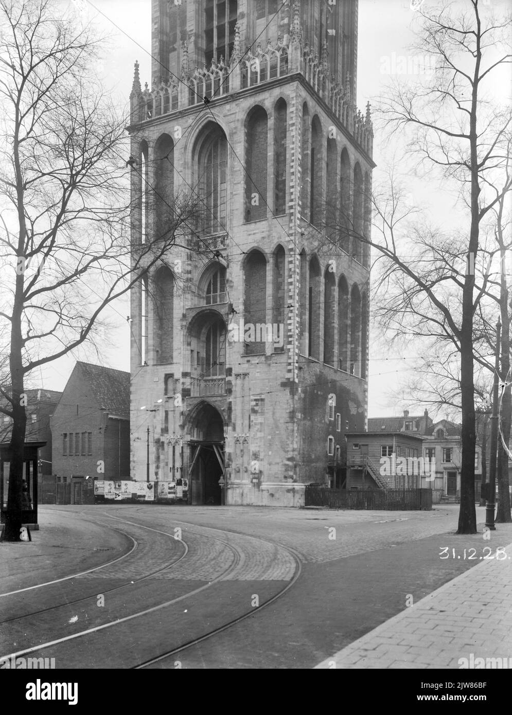 Immagine della piazza inferiore della torre del Duomo (Domplein) a Utrecht, durante il restauro. Foto Stock