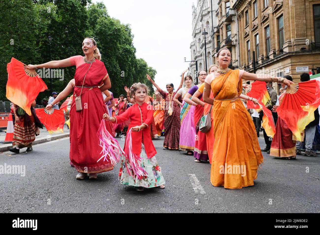 Piccadilly, Londra, Regno Unito. 4th settembre 2022. I devoti di Hare Krishna celebrano Rathayatra il Festival dei carri a Londra. Credit: Matthew Chattle/Alamy Live News Foto Stock