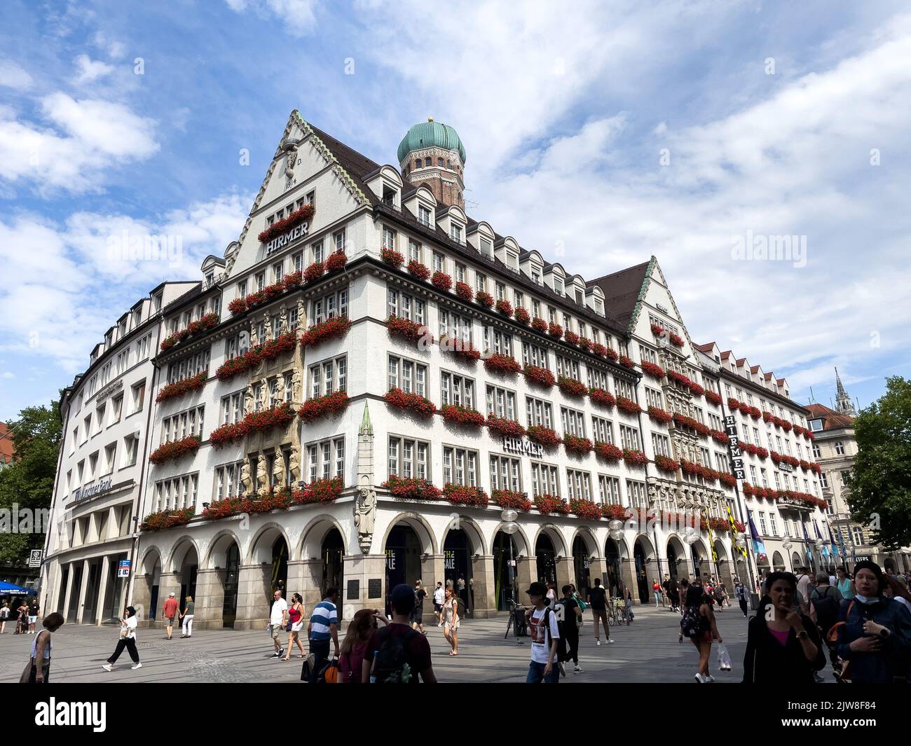 Negozio Hirmer nel centro di Monaco Foto Stock