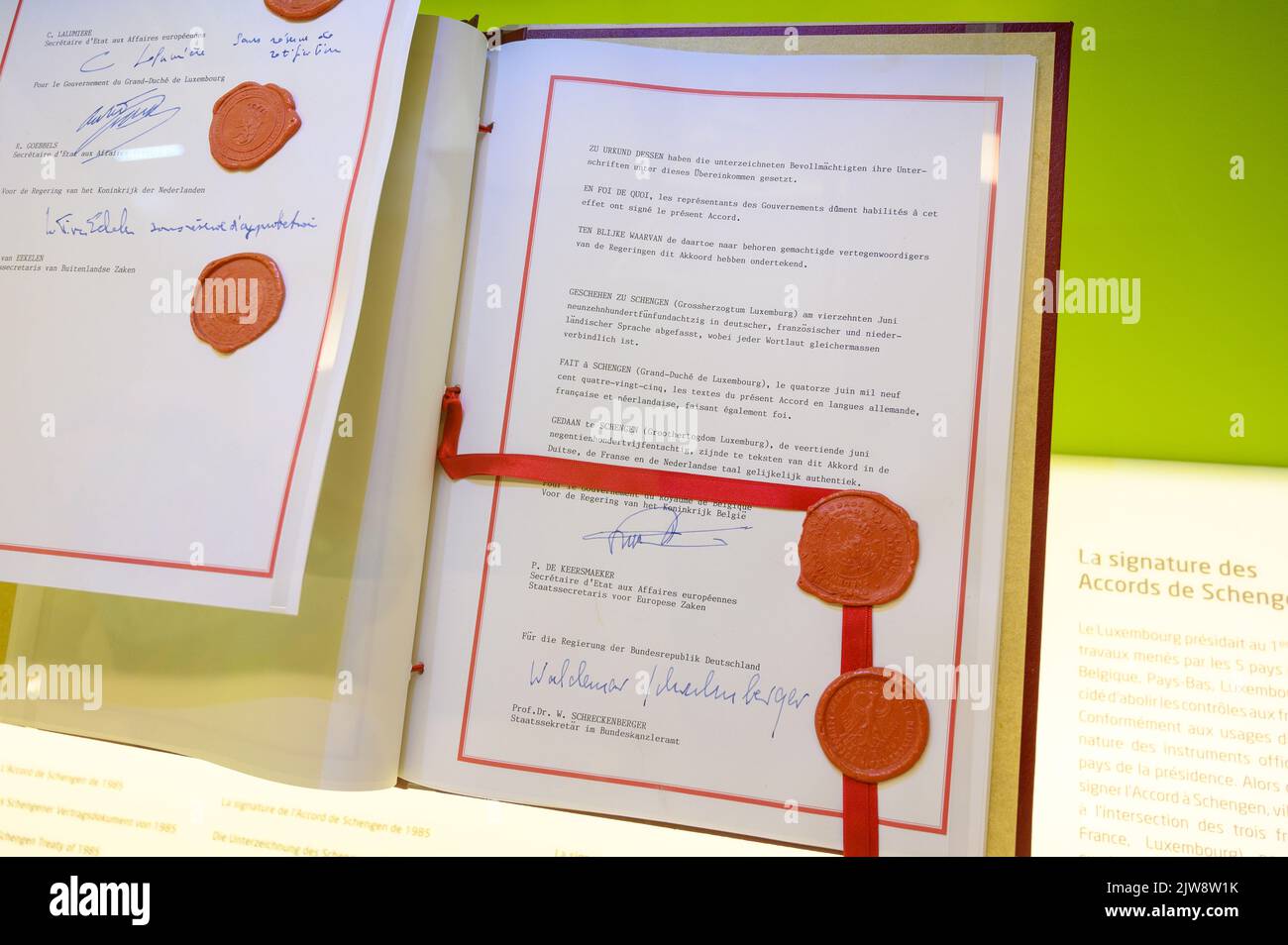 L'accordo di Schengen firmato il 14 giugno 1985 dai governi di Francia, Lussemburgo, Paesi Bassi, Belgio e Germania. Foto Stock
