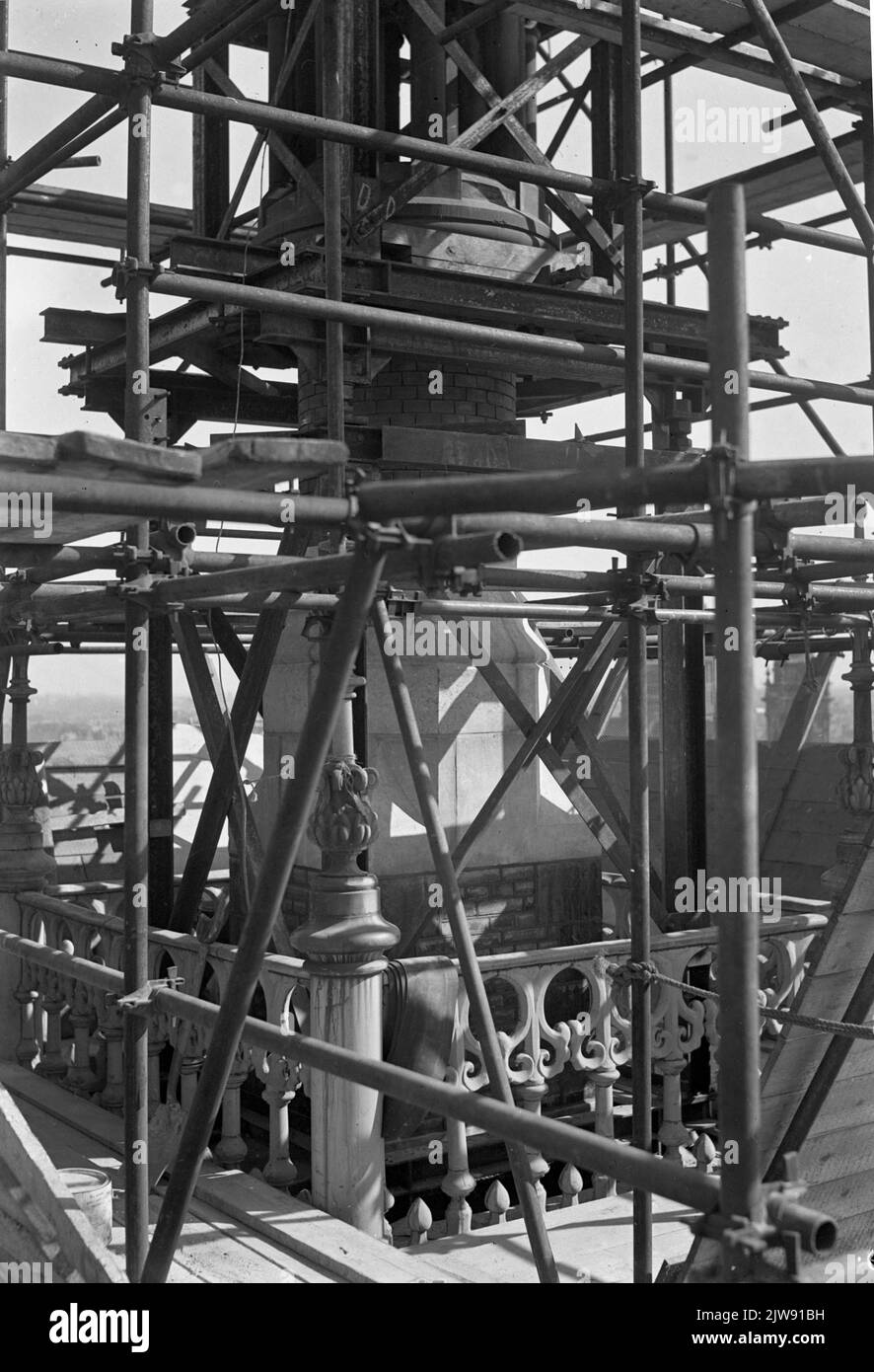 Immagine del lavoro di riparazione su un camino della stazione N.S. Amsterdam et al. Ad Amsterdam. Foto Stock