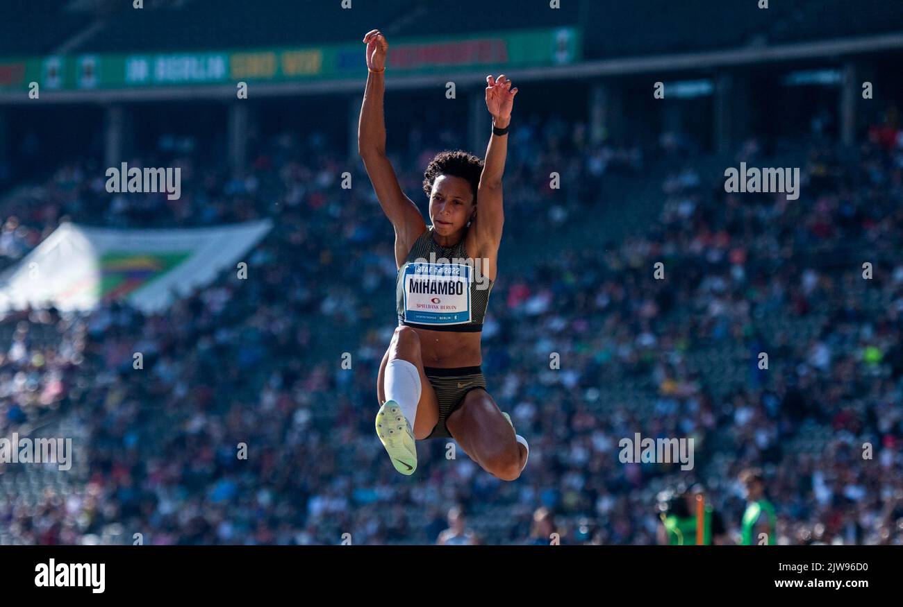 Berlino, Germania. 04th Set, 2022. Atletica: Incontro ISTAF allo Stadio Olimpico: Salto lungo femminile. Malaika Mihambo salta e vince. Credit: Christophe Gateau/dpa/Alamy Live News Foto Stock