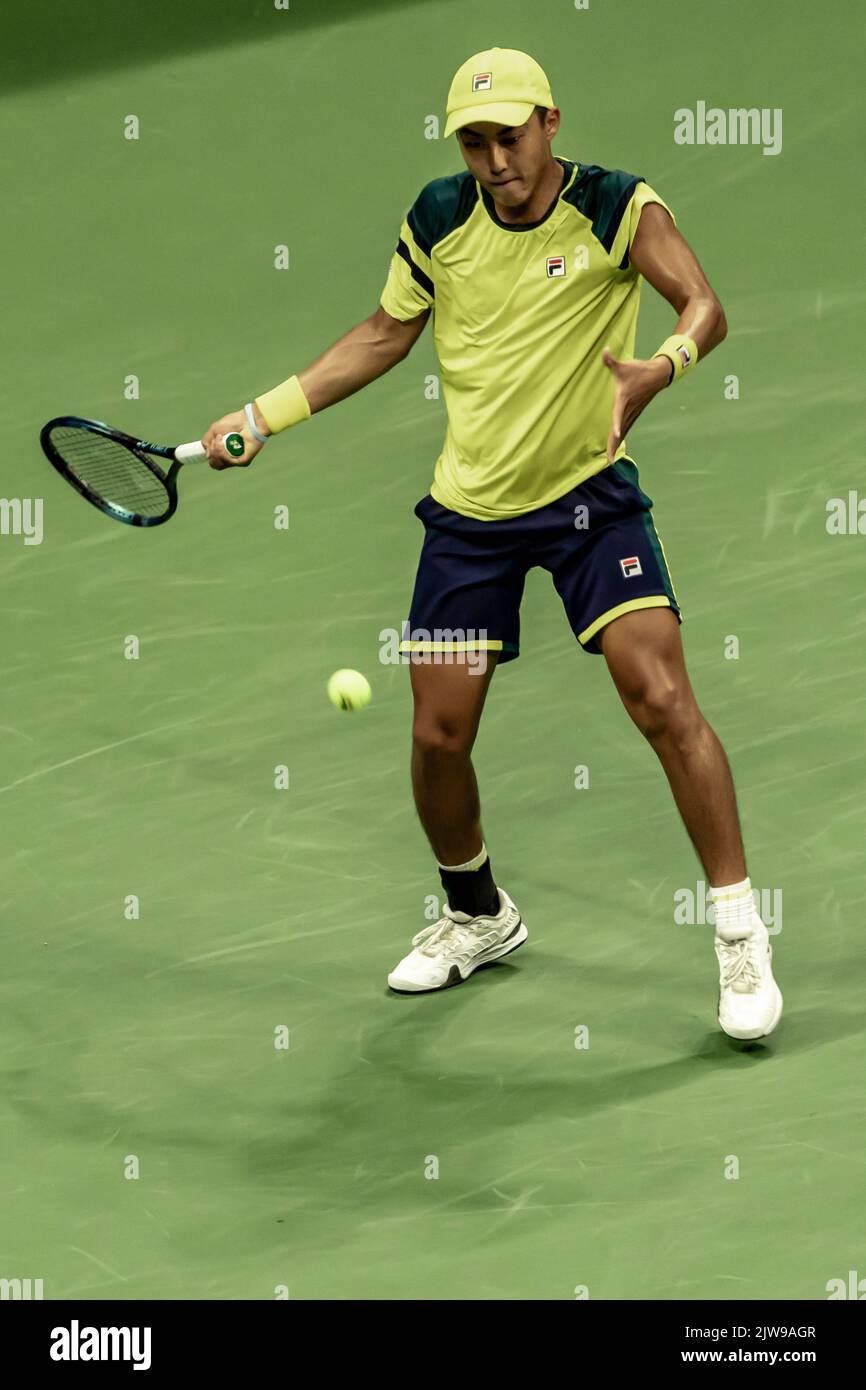 Rinky Hijikata (AUS) gareggia nel primo round del torneo all'US Open Tennis 2022. Foto Stock