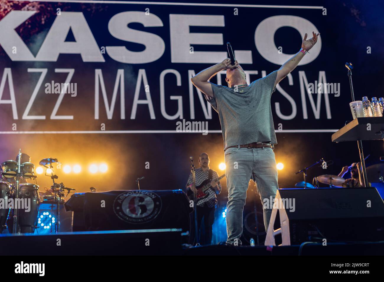 L'artista spagnolo Kase.o e il magnetismo jazz suonano dal vivo al Festival vive Latino 2022 di Saragozza, Spagna Foto Stock