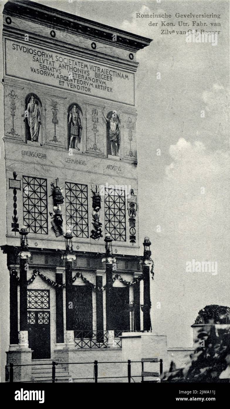 Decorazione romana della facciata del Kon. UTR. Fabr. Van Zilver van C.J. Lussuria Foto Stock