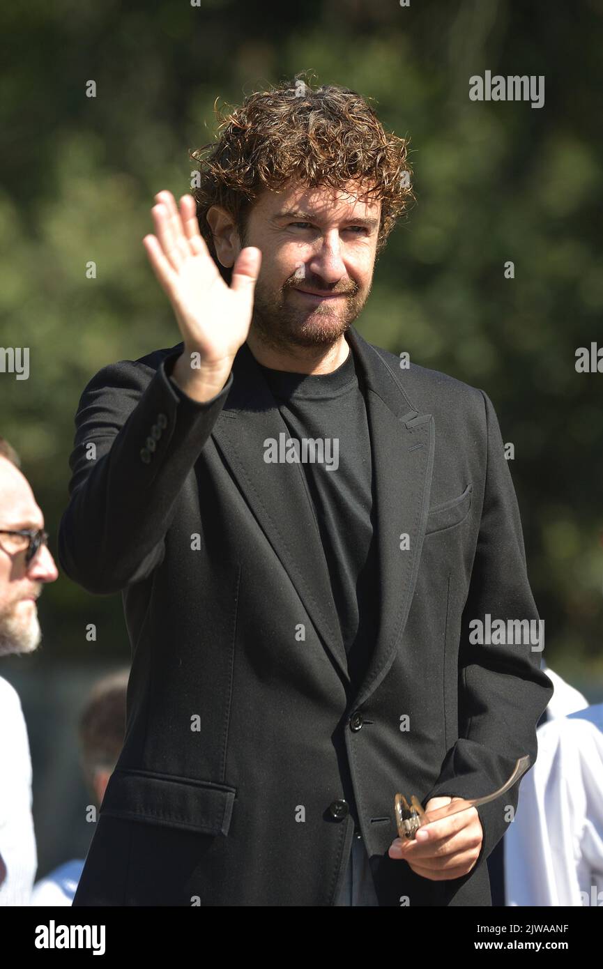 Venezia, Italia. 04th Set, 2022. VENEZIA, ITALIA - 04 SETTEMBRE: Alessandro Siani è stato visto durante il 79th° Festival Internazionale del Cinema di Venezia, il 04 settembre 2022 a Venezia. Credit: dpa/Alamy Live News Foto Stock