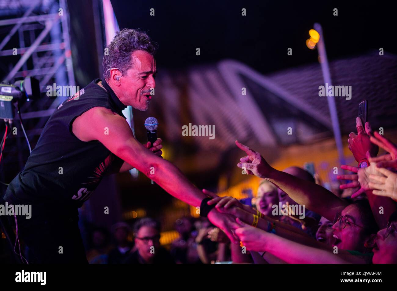 La band messicana Cafe Tacvba si esibisce dal vivo al Festival di Musica vive Latino 2022 di Saragozza, Spagna Foto Stock